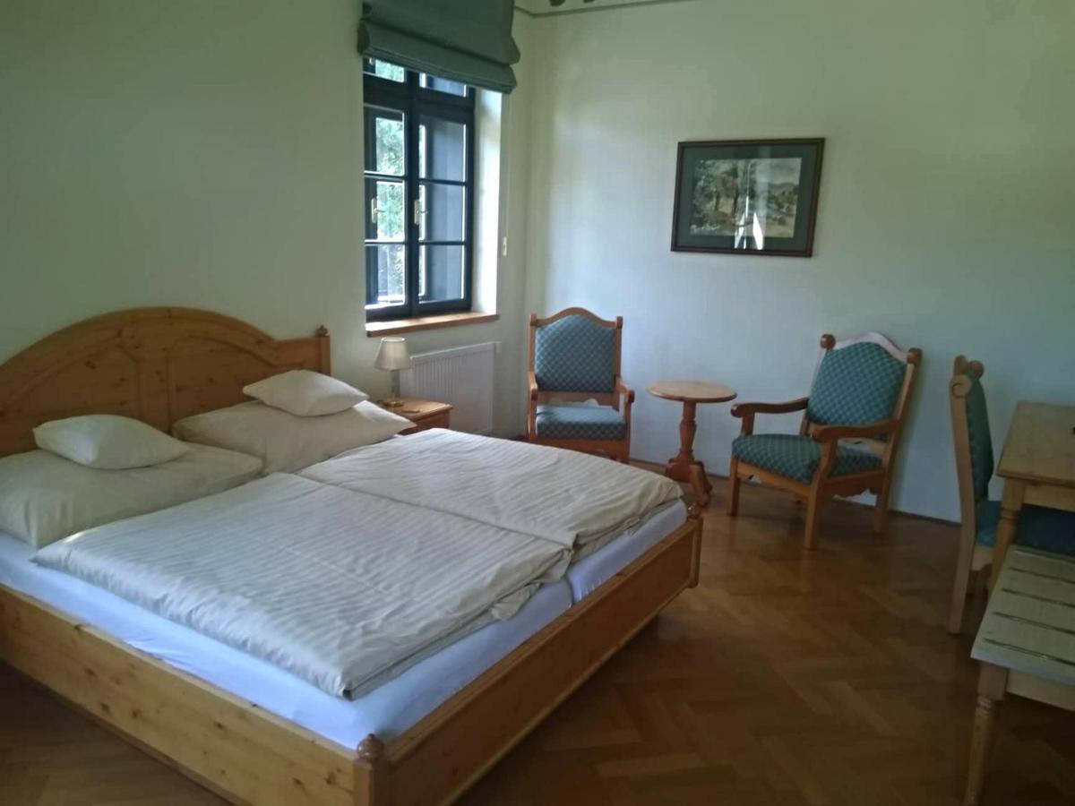 Hotel Svaty Tomas Přední Výtoň Exterior foto